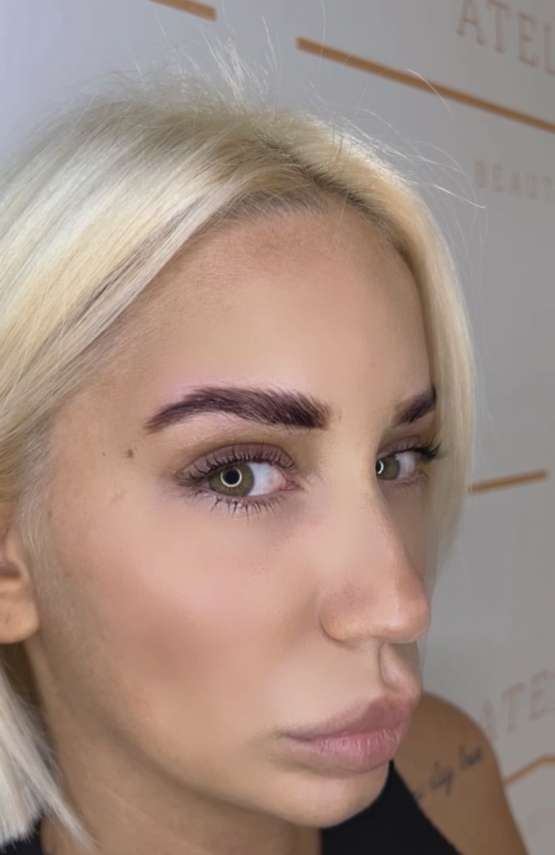 Lash lift + Brow lift - Atelier Beauty Bar, Niš Trepavice Lice Trepavice, Niš, Medijana