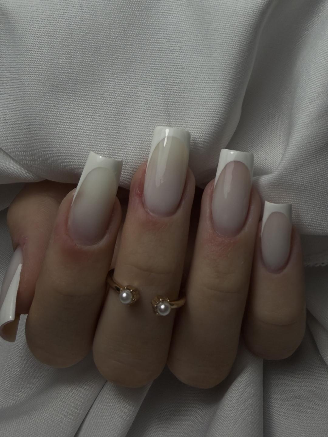 Korekcija izlivanja noktiju gelom - M dužina - Elle beauty center, Novi Sad Izlivanje noktiju Nokti Izlivanje noktiju, Novi Sad, Grbavica, Liman, Adamićevo