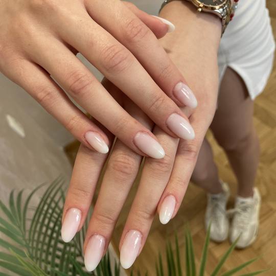 Beauty room Zvezdara #beograd Izlivanje noktiju Izlivanje noktiju gelom - M dužina