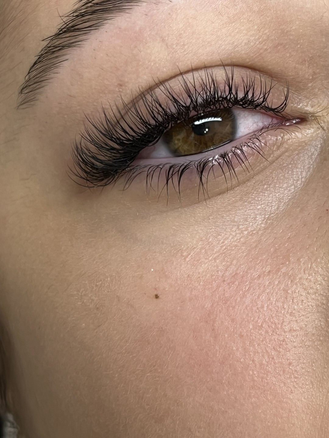 Nadogradnja svilenih trepavica - 1 na 1 - Beauty Studio Asja 2, Novi Sad Nadogradnja trepavica Lice Nadogradnja trepavica, Novi Sad, Rotkvarija, Podbara, Salajka