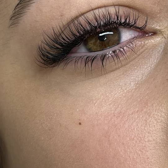 Beauty Studio Asja 2 #novisad Nadogradnja trepavica Nadogradnja svilenih trepavica - 1 na 1 Klasičn