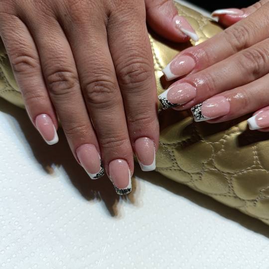 Nail Studio MPN #beograd Ojačavanje noktiju Ojačavanje prirodnih noktiju gelom