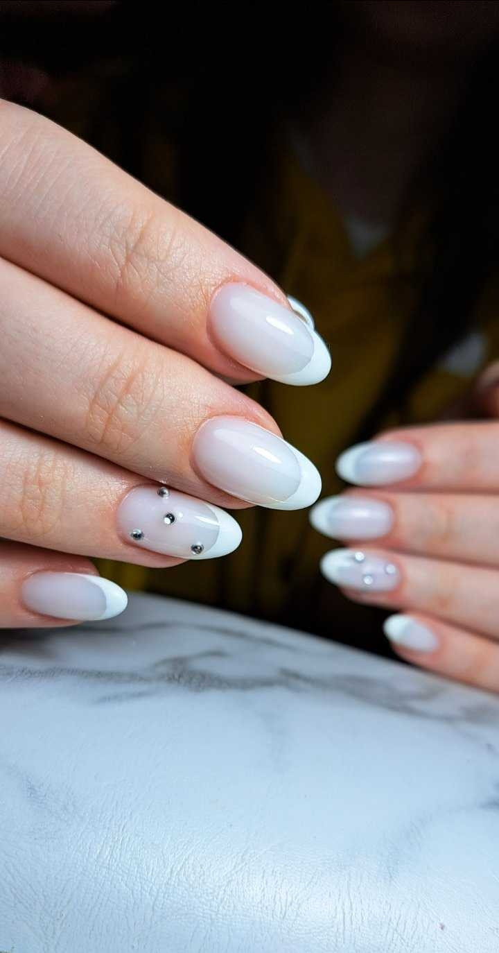Ashanti Beauty Salon & Academy #beograd Ojačavanje noktiju Ojačavanje prirodnih noktiju gelom - french