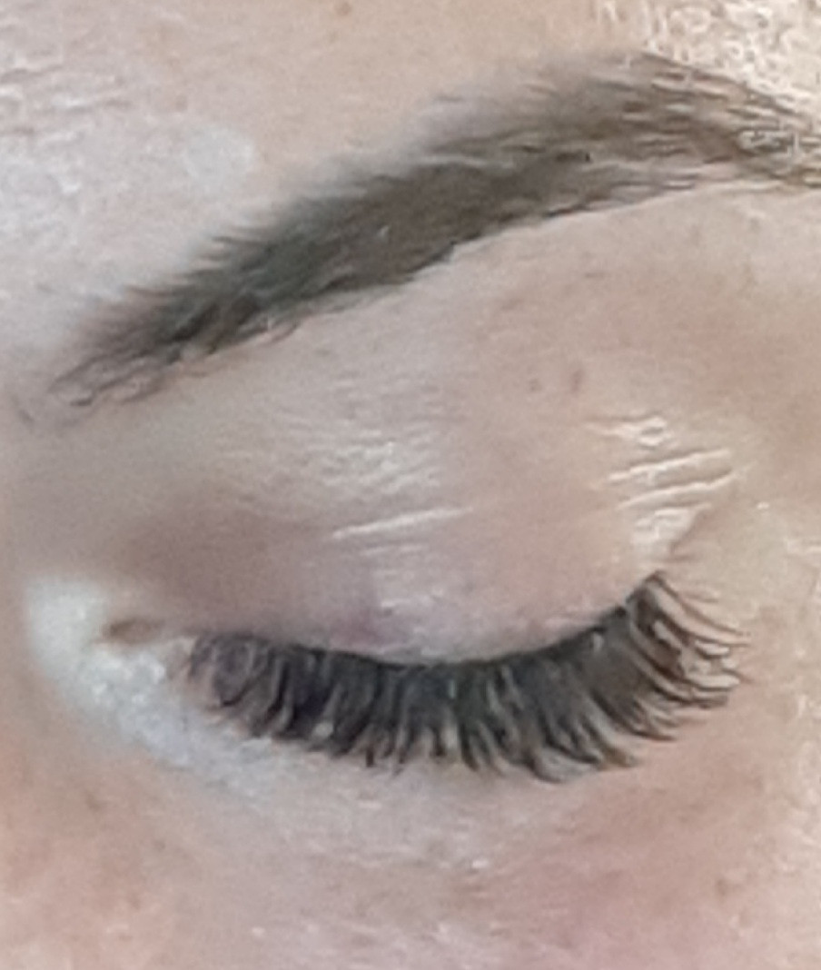 Albina Unisex Studio Lepote #temerin Nadogradnja trepavica Nadogradnja svilenih trepavica - 1 na 1 + oblikovanje obrva GRATIS
