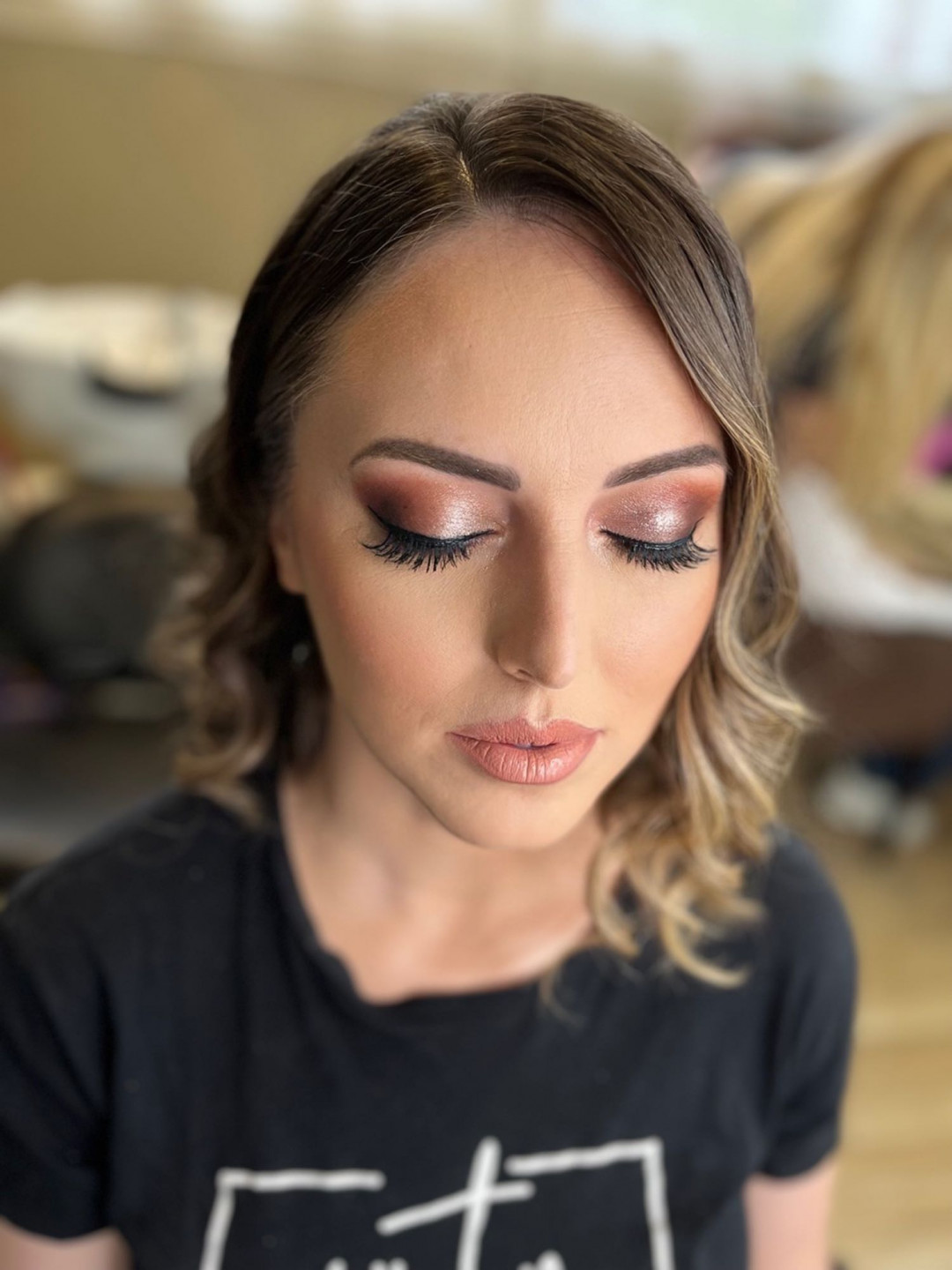 Bibi beauty centar #beograd Make-up / šminkanje Profesionalno šminkanje + veštačke trepavice + svečana frizura