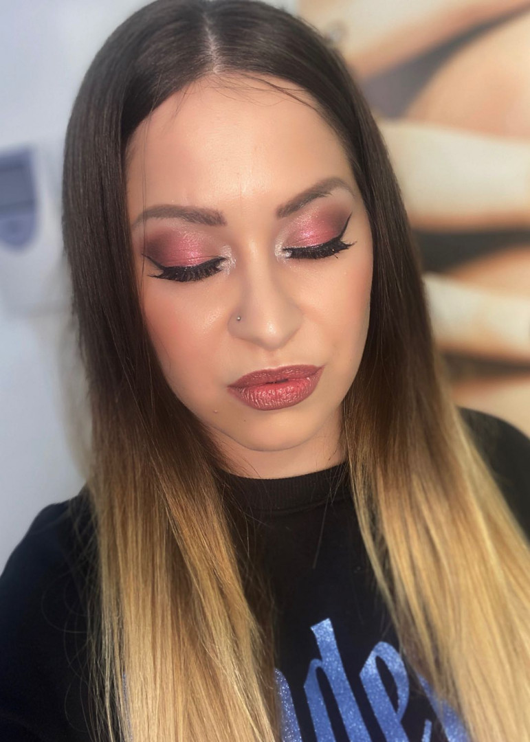GM Beauty studio #beograd Make-up / šminkanje Profesionalno šminkanje + veštačke trepavice