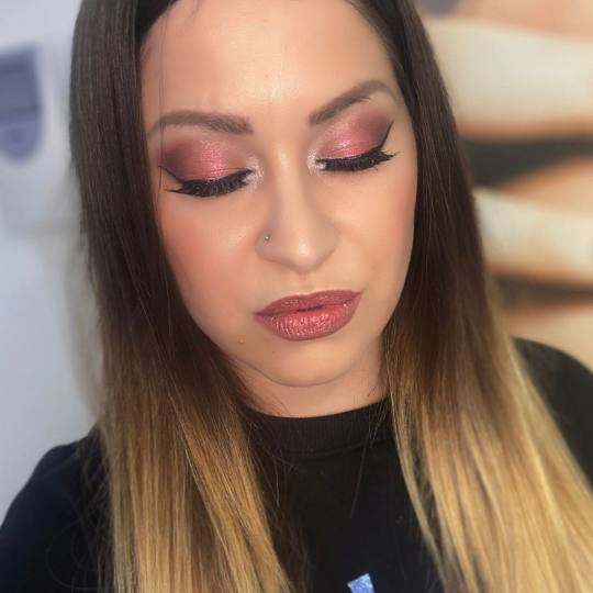 GM Beauty studio #beograd Make-up / šminkanje Profesionalno šminkanje + veštačke trepavice