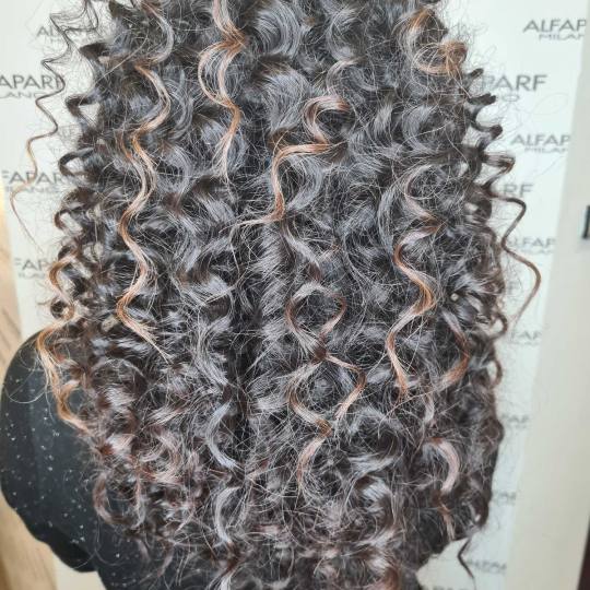 Alfaparf Studio #beograd Uvijanje, lokne i talasi Afro lokne - duga kosa