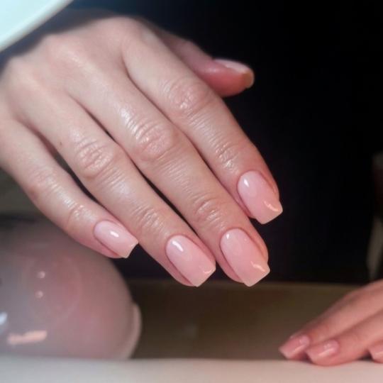 Diamond beauty #beograd Ojačavanje noktiju Ojačavanje noktiju gelom / korekcija - S dužina