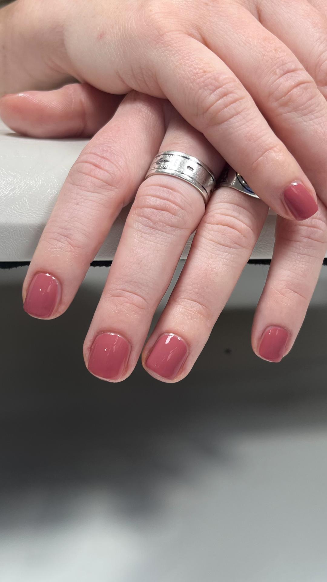 Lakiranje noktiju - Touch Aesthetic&Medical care, Beograd Lakiranje noktiju Nokti Lakiranje noktiju, Beograd, Vračar, Čubura, Crveni krst