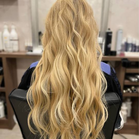 Rakelita Hair #beograd Feniranje i stilizovanje Feniranje na lokne / talase - duga kosa
