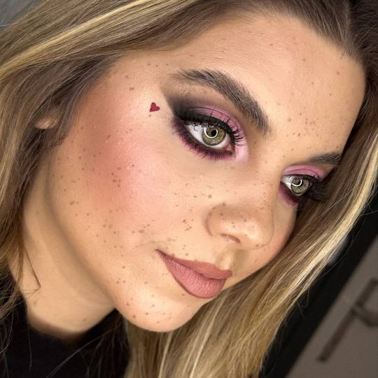 Kotrlja #beograd Make-up / šminkanje Profesionalno šminkanje + veštačke trepavice Tu smo da ista