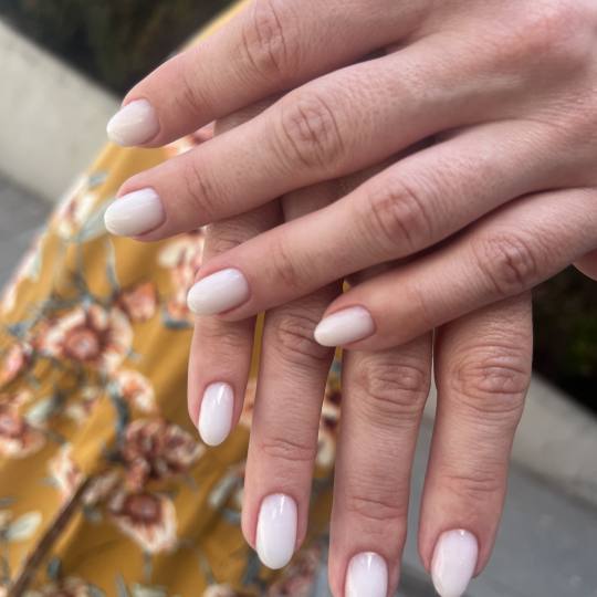 aBeauty Salon Lepote #beograd Manikir Ruski manikir + gel lak U salonu aBeauty pružamo ti besprekor
