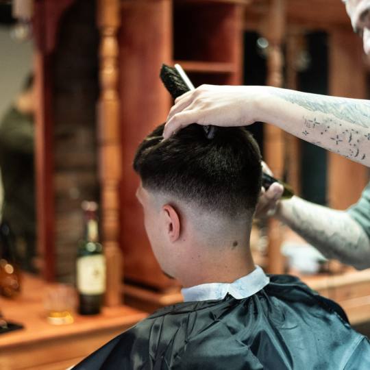 Barber shop Sekira - Vračar #beograd Muško šišanje Muško šišanje fade + gratis pranje kose + 