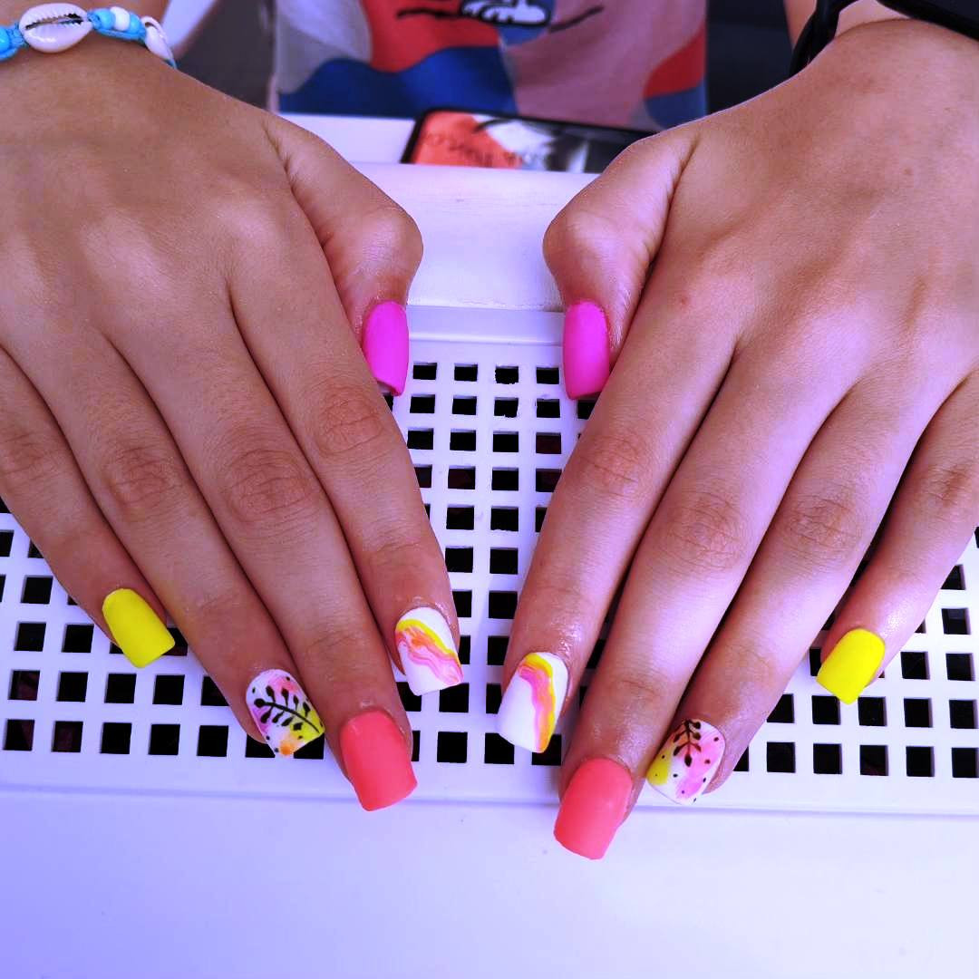 Taci nail art #beograd Ojačavanje noktiju Ojačavanje prirodnih noktiju gelom