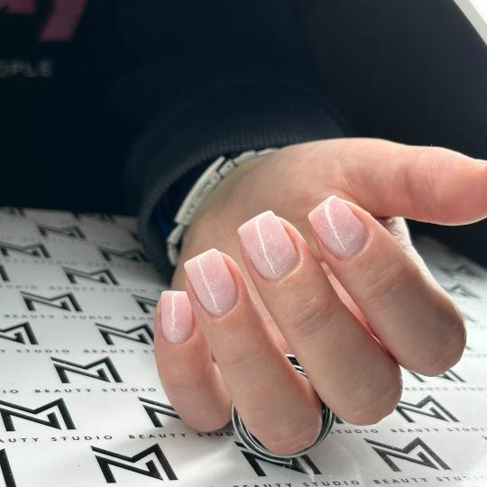 MN Beauty studio #beograd Izlivanje noktiju Korekcija noktiju / ojačavanje noktiju / rubber baza