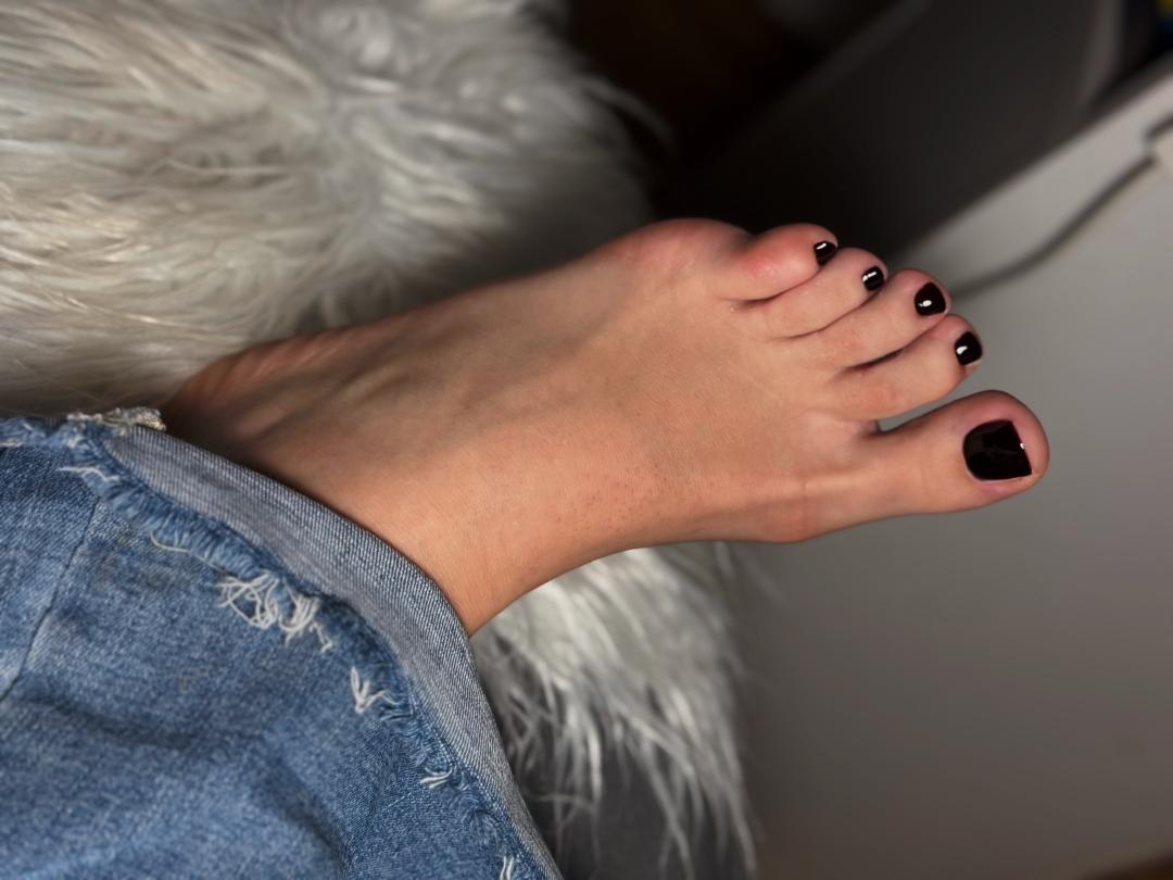 Angiva Beauty #beograd Estetski pedikir Estetski lux pedikir + gel lak nogu