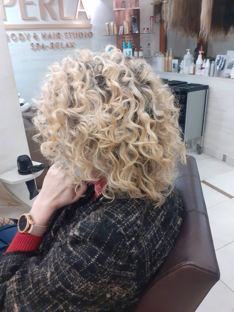 Kalina Beauty #beograd Feniranje i stilizovanje Feniranje na presu - kosa srednje dužine
