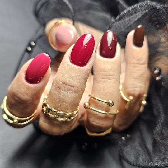 Dina Nail Academy #novisad Izlivanje noktiju Korekcija noktiju gelom - M dužina