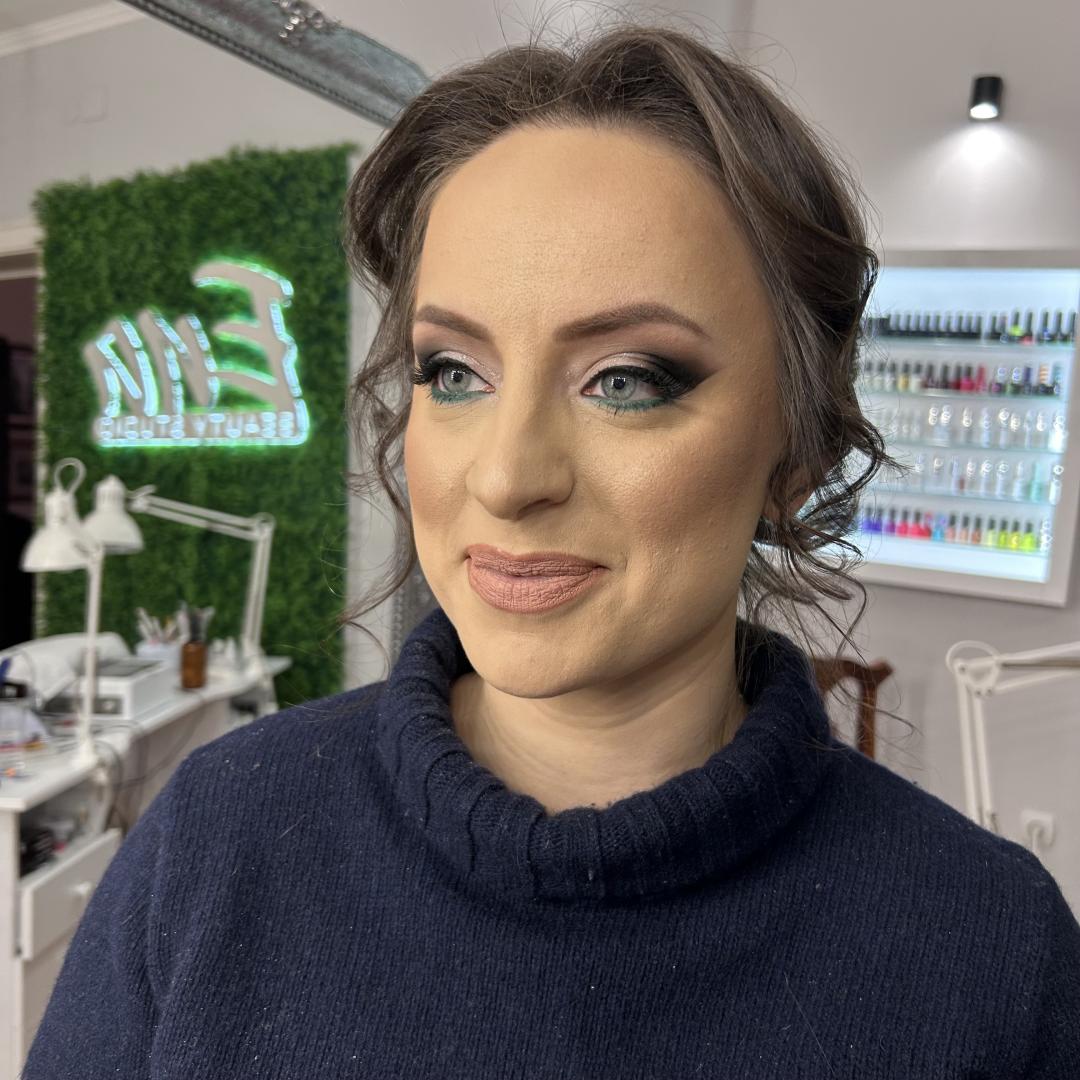 Ena beauty studio #nis Make-up / šminkanje Profesionalno šminkanje + veštačke trepavice