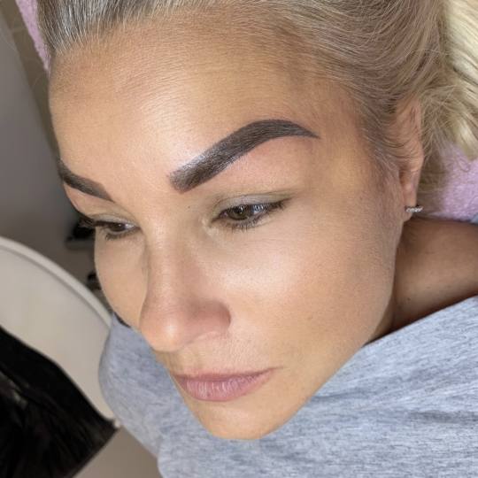 Aurora Beauty Studio #beograd Trajna šminka Puder obrve