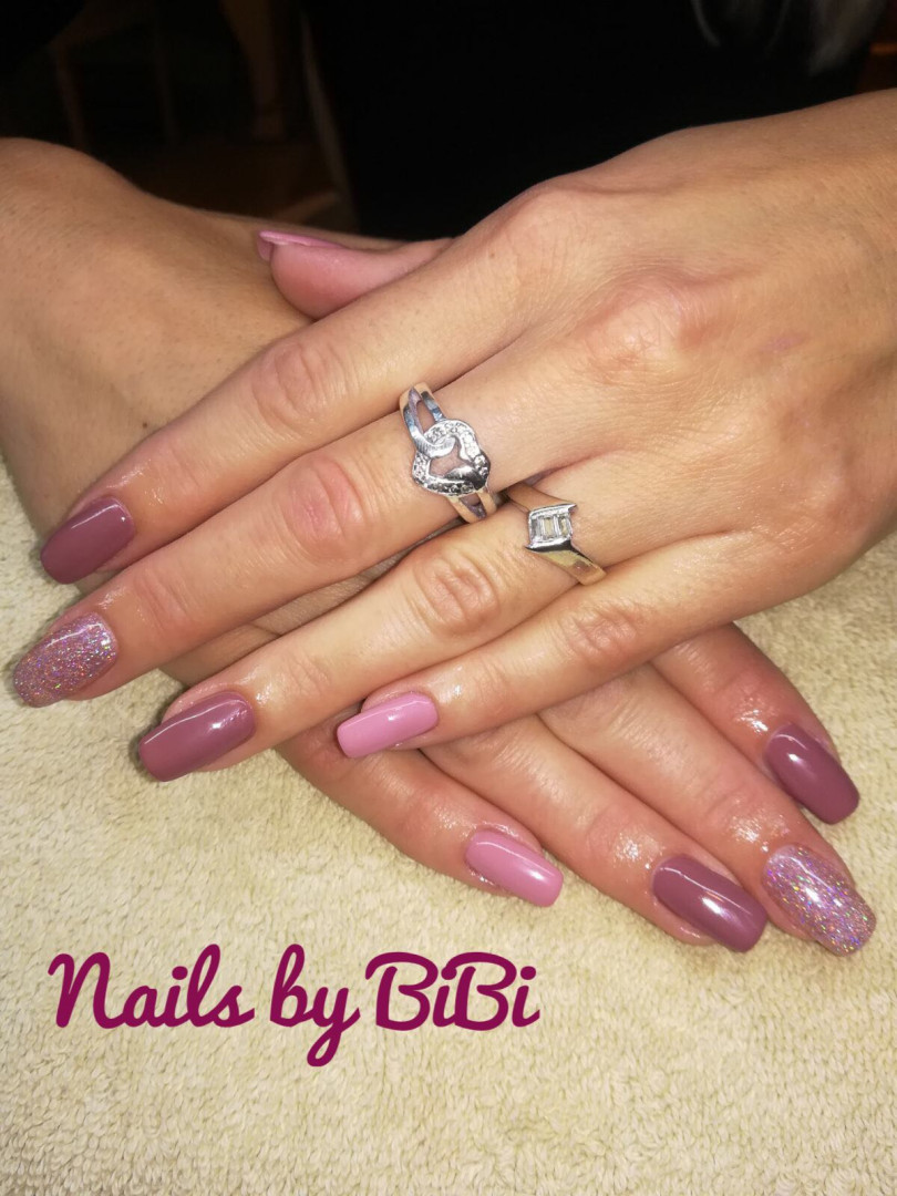 Bibi beauty centar #beograd Izlivanje noktiju Izlivanje noktiju gelom - kratki nokti