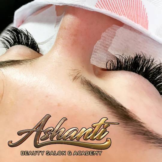Ashanti Beauty Salon & Academy #beograd Nadogradnja trepavica Nadogradnja svilenih trepavica - mix m