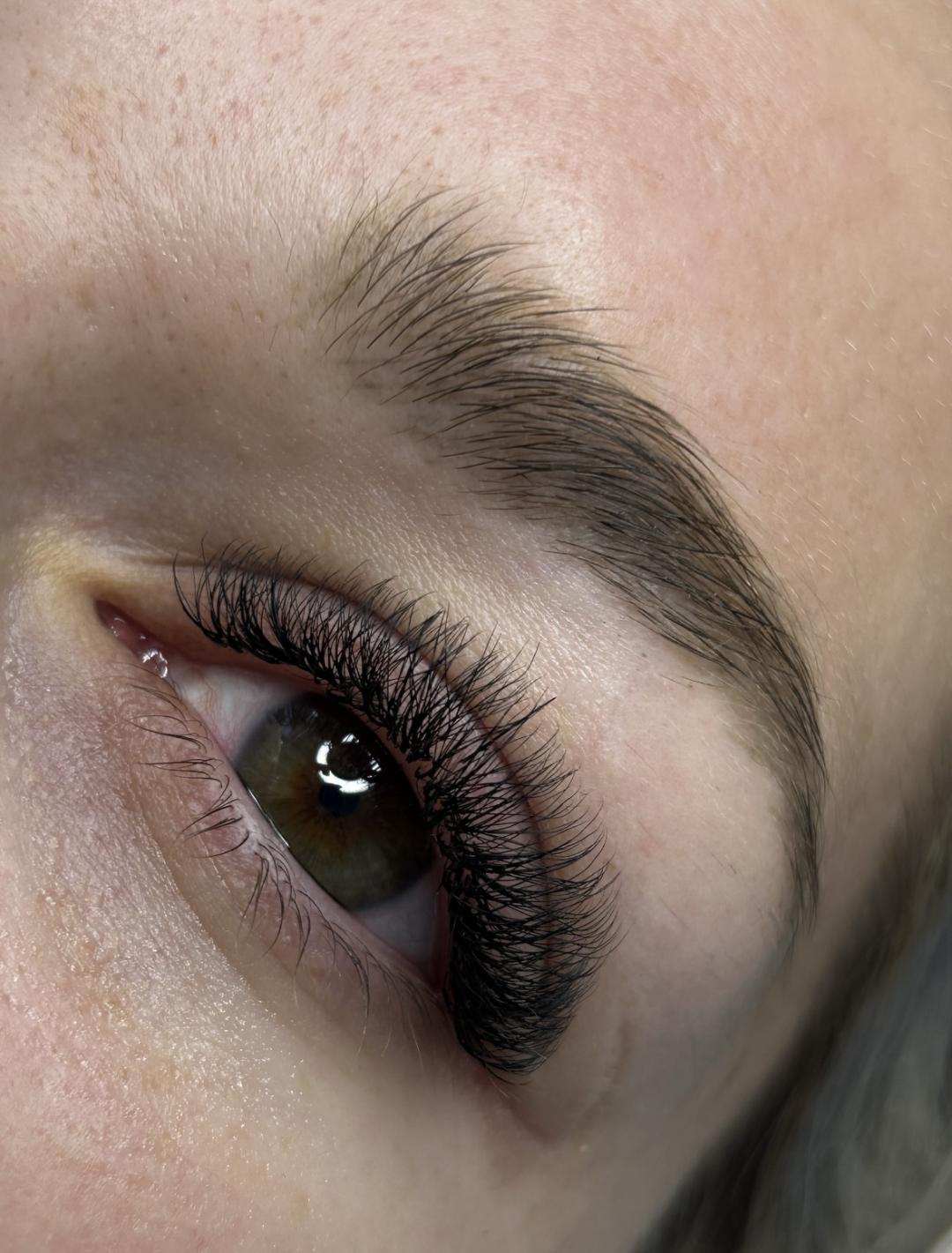 Nadogradnja svilenih trepavica - mix tehnika - Lash & Light Studio, Beograd Nadogradnja trepavica Lice Nadogradnja trepavica, Beograd, Krnjača, Ovča, Kotež, Borča