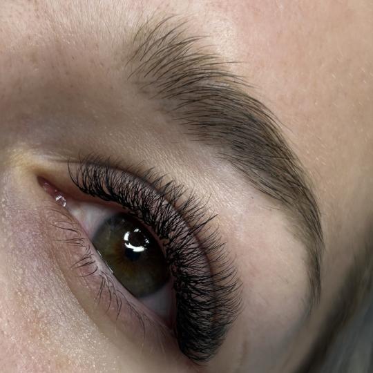 Lash & Light Studio usluga