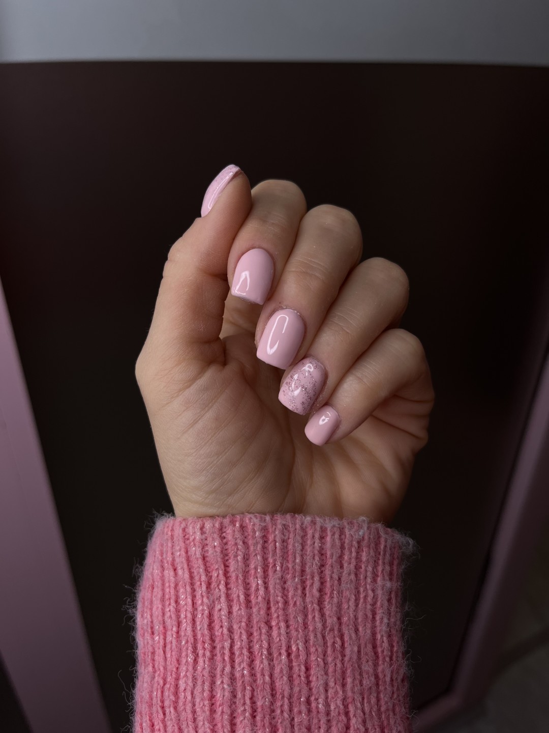 Xenija Beauty Room #beograd Korekcija noktiju Ojacavanje noktiju gelom i korekcija L dužina