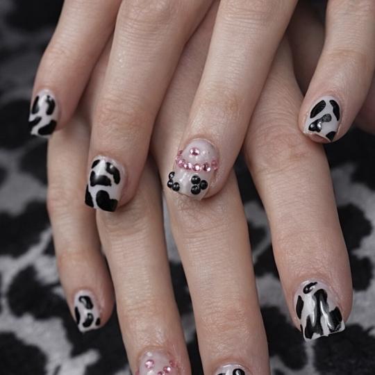 Touch Aesthetic&Medical care #beograd Ukrašavanje noktiju Srednji dizajn Rad majstora Еlene