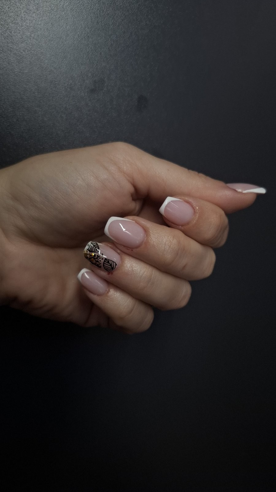 Mango beauty studio #novisad Korekcija noktiju Korekcija noktiju