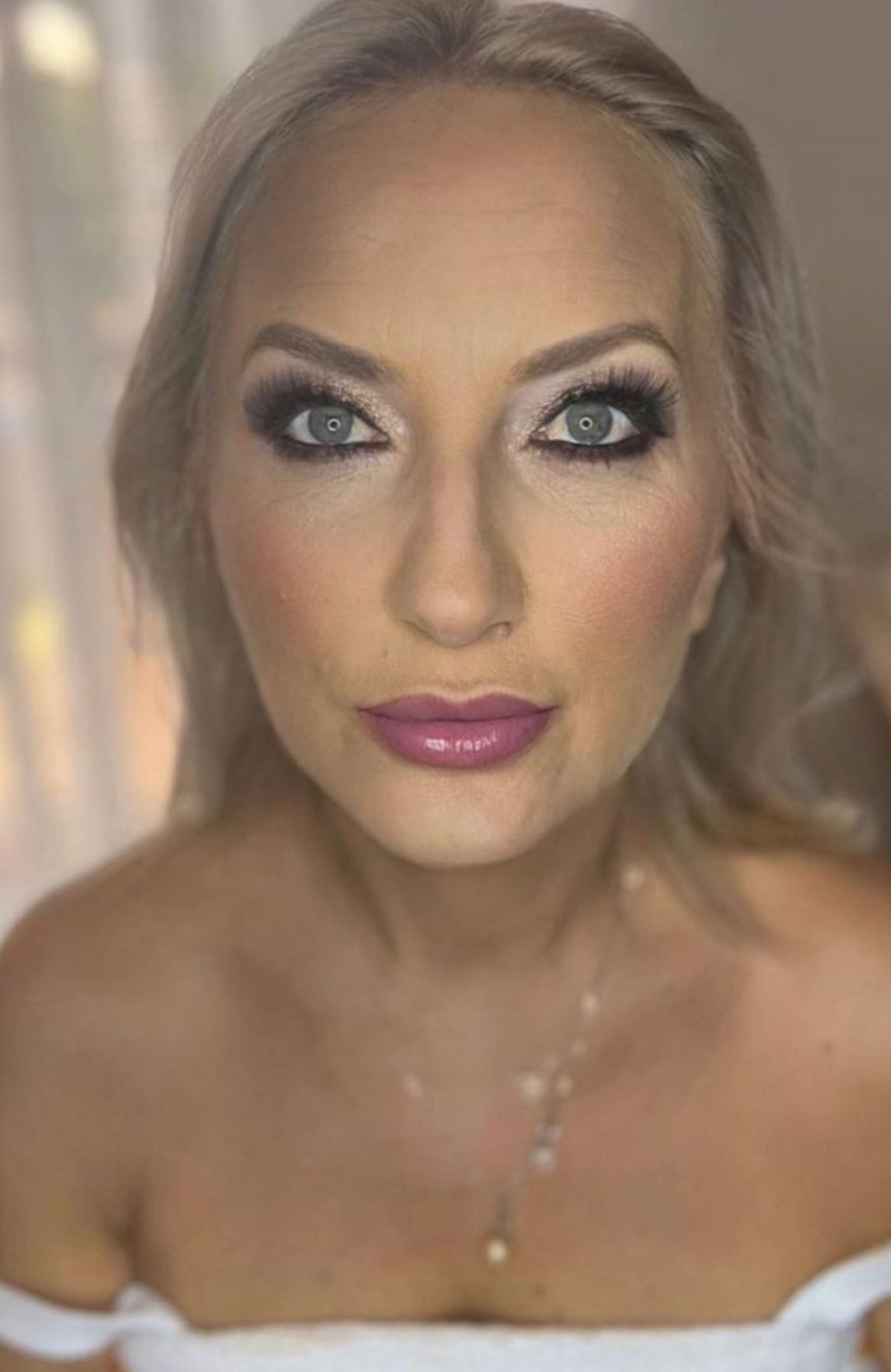 Moon Beauty Bar #beograd Make-up / šminkanje Profesionalno šminkanje + veštačke trepavice