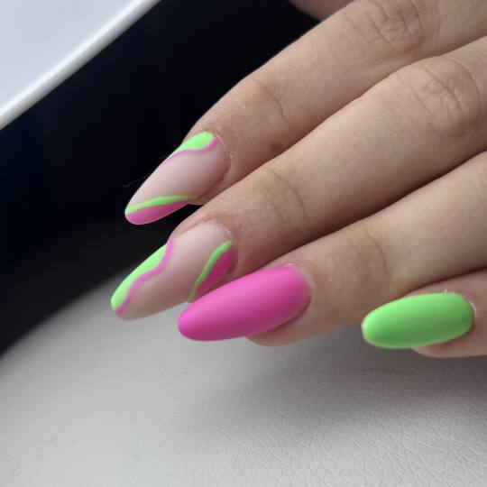 Ena beauty studio #nis Izlivanje noktiju Izlivanje noktiju gelom - XL dužina