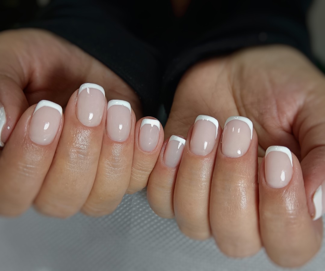 Nails by Helena #beograd Ojačavanje noktiju Ojačavanje prirodnih noktiju + ruski manikir - S dužina