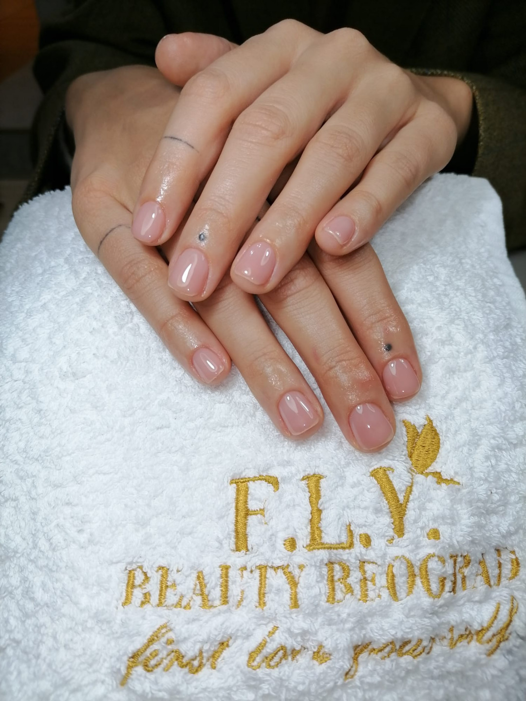 F.L.Y. Beauty Beograd #beograd Manikir Ruski manikir + ojačavanje noktiju + gel lak (rubber baza)