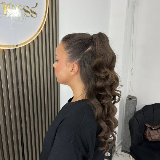 Princess beauty #nis Farbanje kose Svečana frizura - Lokne - duga kosa