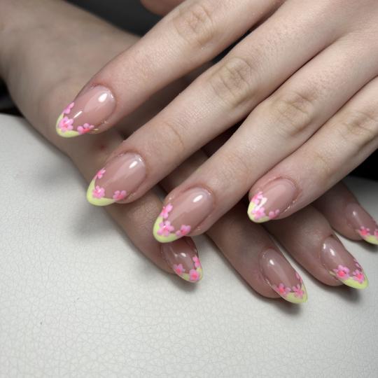 Mala Plava B #novisad Izlivanje noktiju Izlivanje noktiju gelom - M dužina Izlivanje M velicine + f