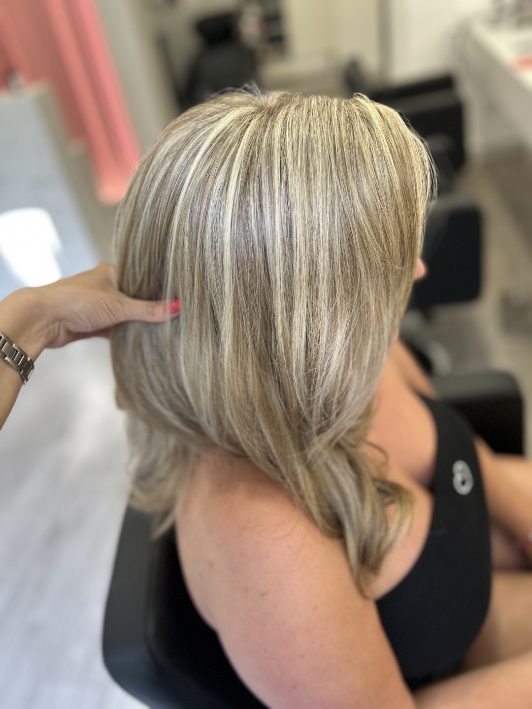 Pramenovi na foliju / Balayage + preliv + feniranje - duga kosa - HeliS, Beograd Pramenovi Frizerski saloni Pramenovi, Beograd, Vračar, Čubura, Crveni krst