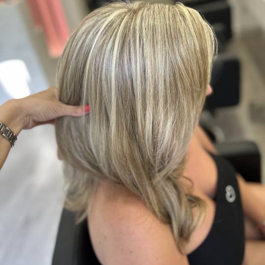 HeliS #beograd Pramenovi Pramenovi na foliju / Balayage + preliv + feniranje - duga kosa