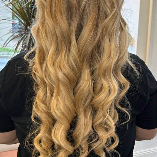 Esthetique Privé #beograd Pramenovi Pramenovi na foliju +Preliv + Feniranje +Šišanje +Black Cavia