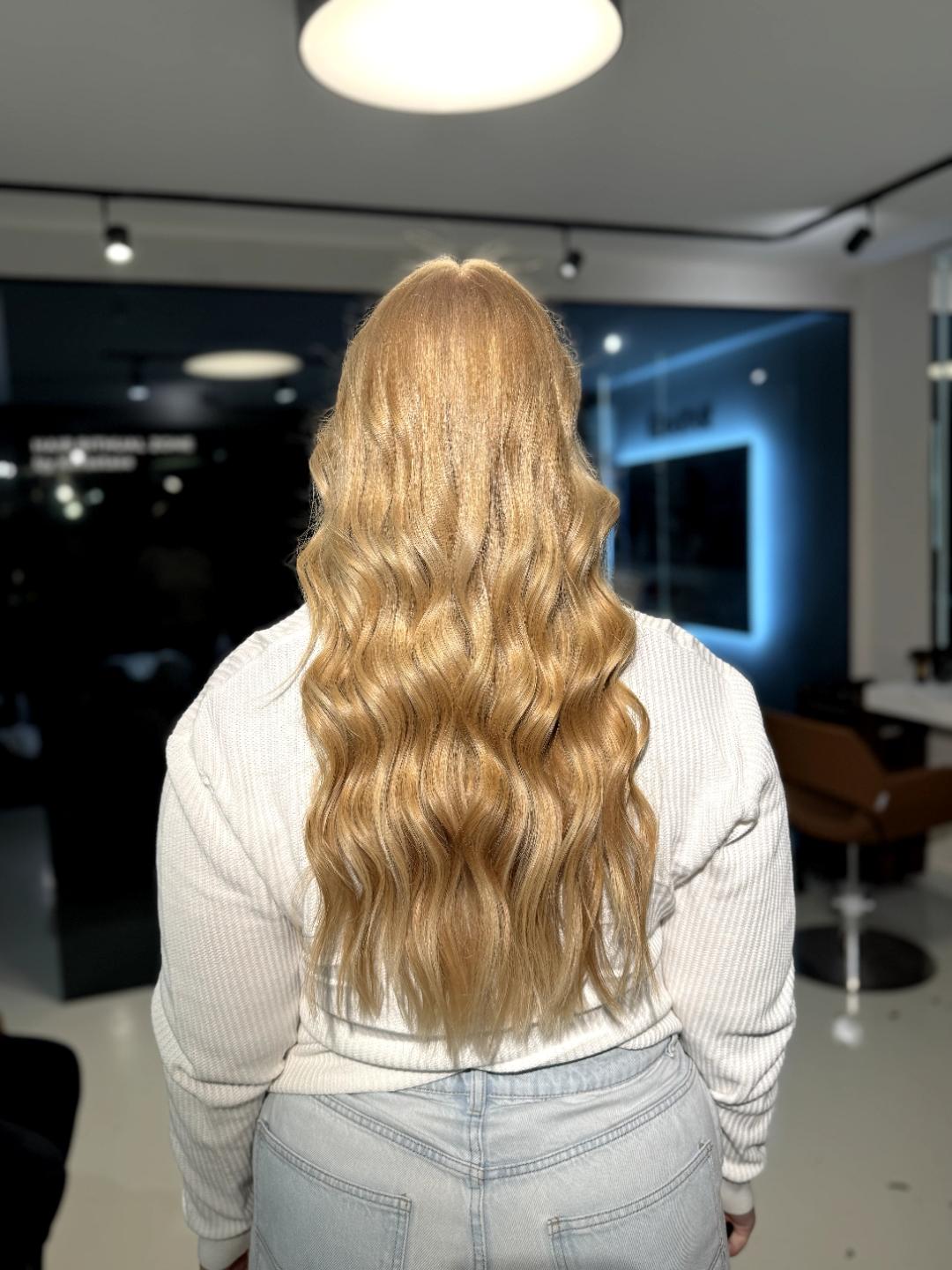 Farbanje cele dužine - ekstra duga kosa - Maison Beauty, Beograd Farbanje kose Frizerski saloni Farbanje kose, Beograd, Vračar, Čubura, Crveni krst