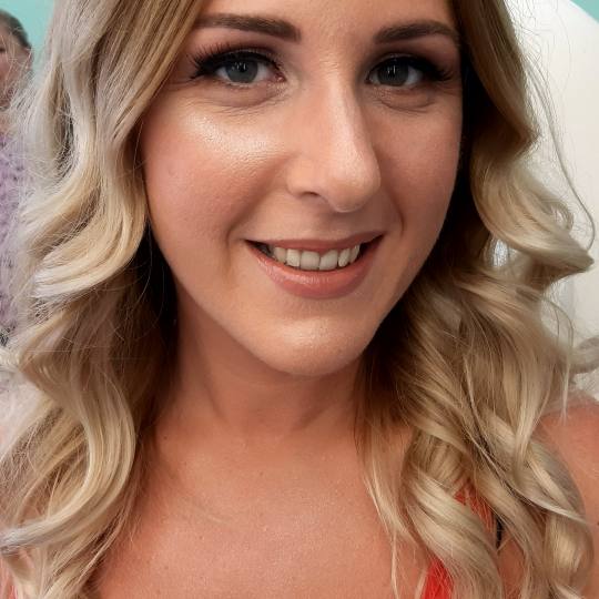 Albina Unisex Studio Lepote #temerin Make-up / šminkanje Profesionalno šminkanje + veštačke trep