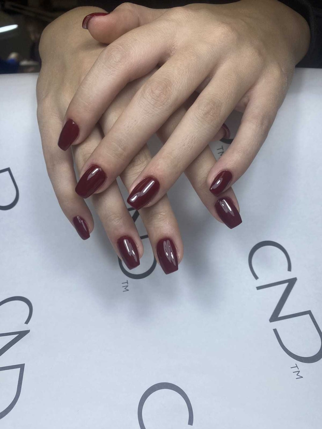 Monstera beauty salon #beograd Korekcija noktiju Korekcija izlivanja noktiju gelom