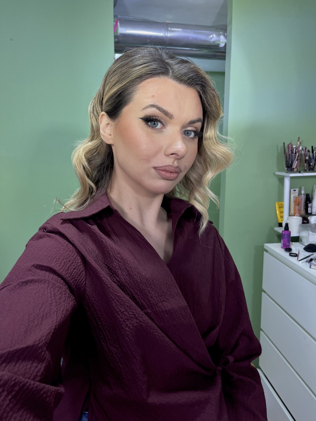 Artist Alex Studio #nis Make-up / šminkanje Profesionalno šminkanje + veštačke trepavice