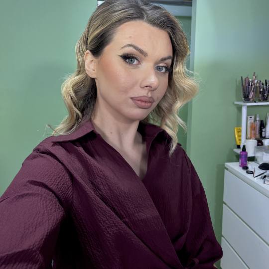 Artist Alex Studio #nis Make-up / šminkanje Profesionalno šminkanje + veštačke trepavice