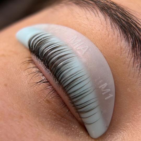 Beauty & Fashion #beograd Trepavice Lash lift Usluga je dostupna u salonu lepote Beauty & Fashion u 