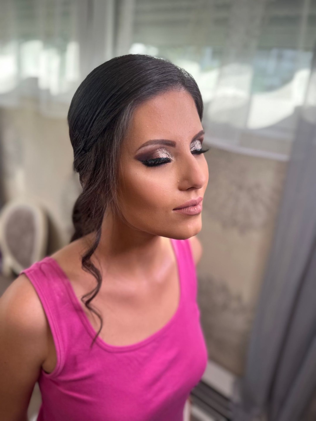 Bibi beauty centar #beograd Make-up / šminkanje Profesionalno šminkanje + veštačke trepavice + svečana frizura