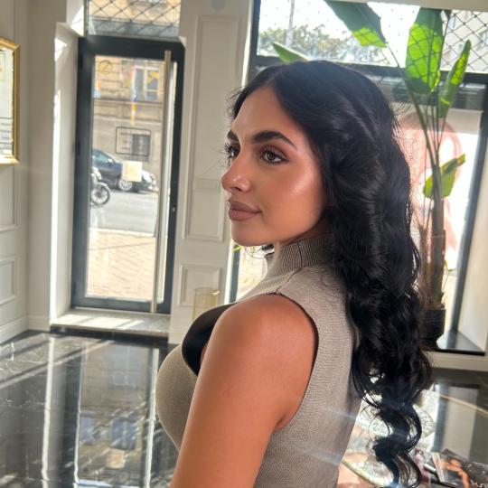 Esthetique Privé #beograd Nega i ojačavanje kose Black Caviar tretman + talasi na presu