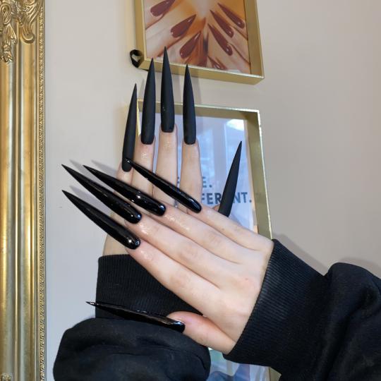 Beautopia #beograd Izlivanje noktiju Izlivanje noktiju gelom - ekstremna dužina